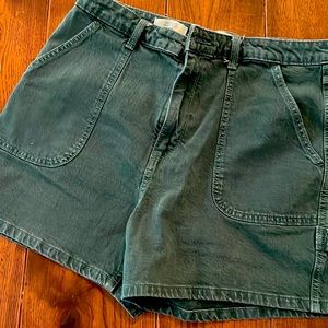 Universal Thread Carpenter short, beautiful deep green, size 14